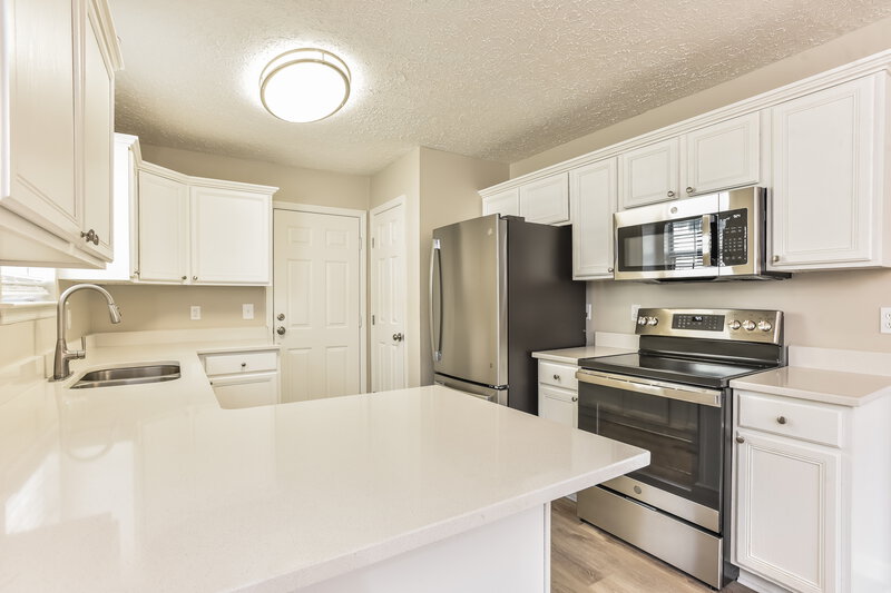 1,815/Mo, 517 Titan Ct Antioch, TN 37013 Kitchen View 2