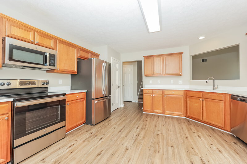 1,930/Mo, 1147 Benton Mason Dr La Vergne, TN 37086 Kitchen View 2