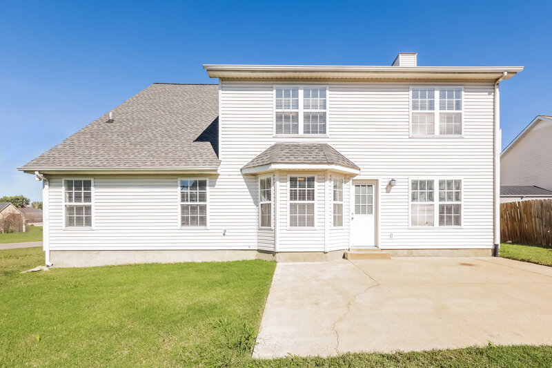 1,930/Mo, 1147 Benton Mason Dr La Vergne, TN 37086 Rear View