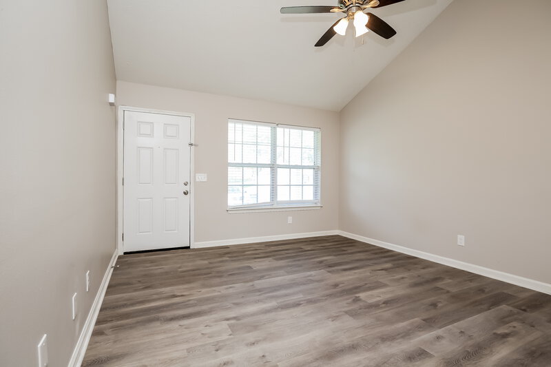 1,990/Mo, 864 Lavergne Ln La Vergne, TN 37086 Living Room View