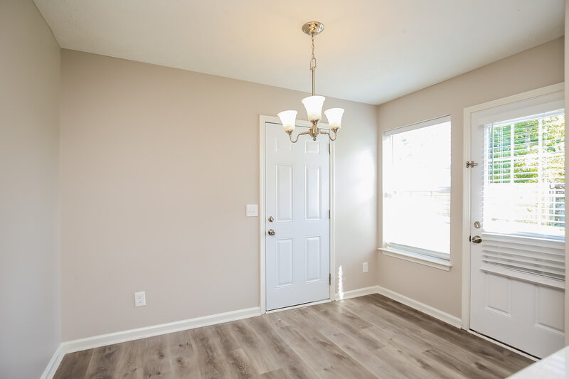 1,990/Mo, 864 Lavergne Ln La Vergne, TN 37086 Dining Room View 2