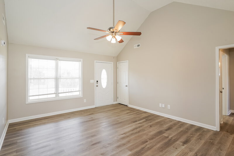 2,560/Mo, 7017 Steen Blvd Smyrna, TN 37167 Living Room View