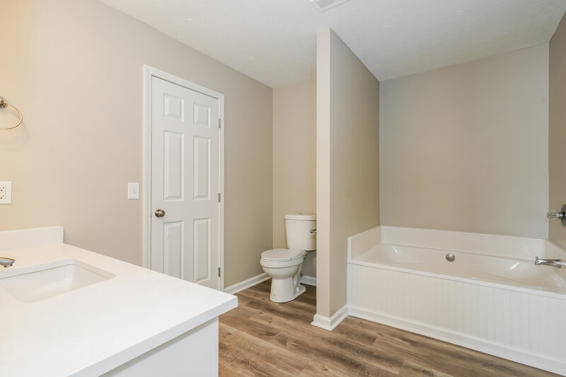 2,560/Mo, 7017 Steen Blvd Smyrna, TN 37167 Main Bathroom View