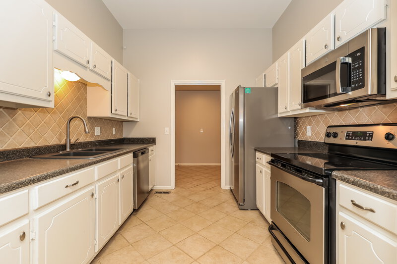 1,825/Mo, 1002 Esquire Ct Murfreesboro, TN 37130 Kitchen View