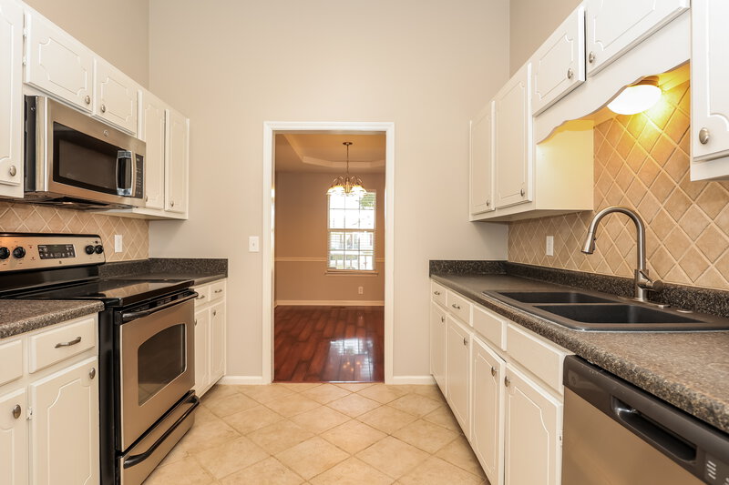 1,825/Mo, 1002 Esquire Ct Murfreesboro, TN 37130 Kitchen View 2