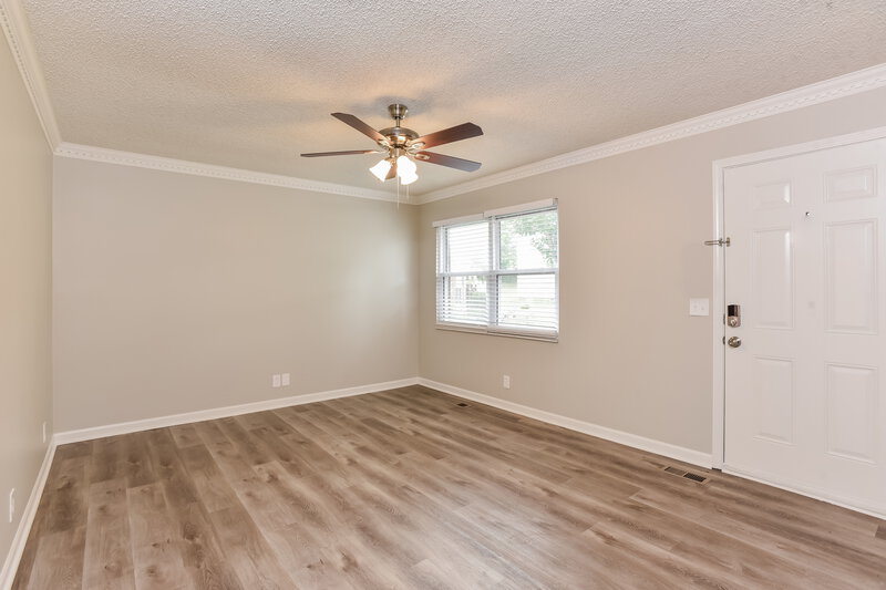 2,370/Mo, 412 S Towne Ct Antioch, TN 37013 Living Room View