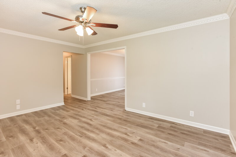 2,370/Mo, 412 S Towne Ct Antioch, TN 37013 Family Room View 2