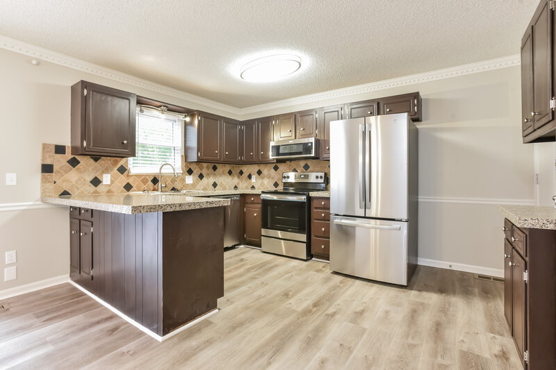 2,370/Mo, 412 S Towne Ct Antioch, TN 37013 Kitchen View