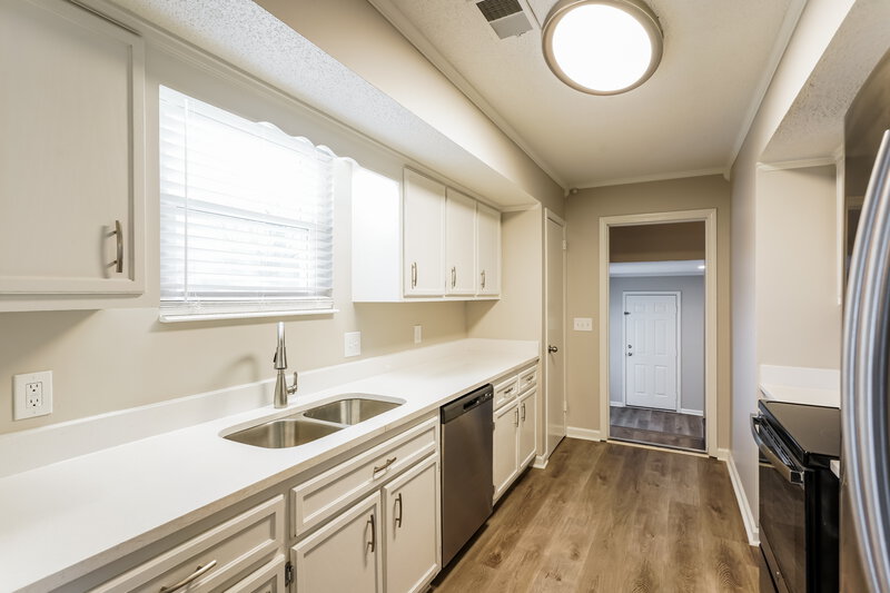 2,190/Mo, 810 Water View Ter Mount Juliet, TN 37122 Kitchen View