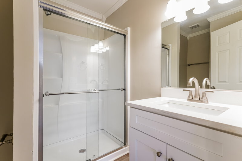 2,190/Mo, 810 Water View Ter Mount Juliet, TN 37122 Main Bathroom View