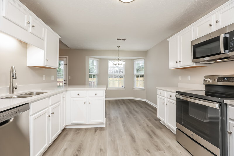 2,015/Mo, 1919 Odessa Ave Murfreesboro, TN 37128 Kitchen View 2