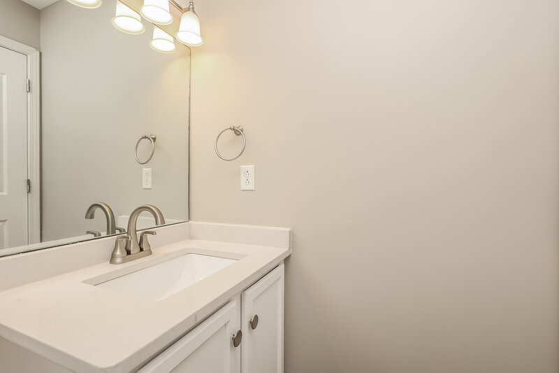 2,015/Mo, 1919 Odessa Ave Murfreesboro, TN 37128 Bathroom View