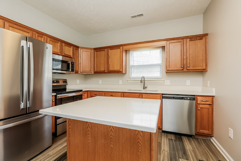 2,040/Mo, 2821 Painted Pony Dr Murfreesboro, TN 37128 Kitchen View