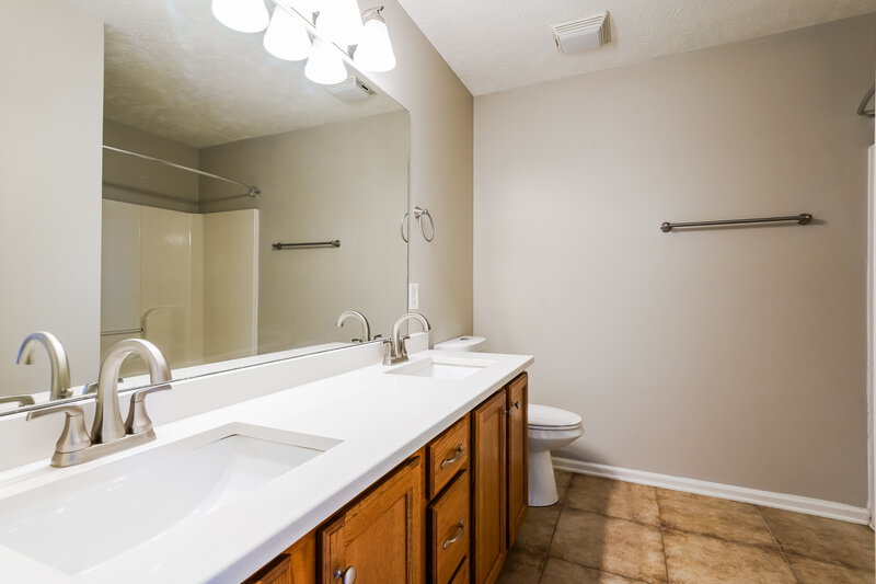 2,165/Mo, 2821 Painted Pony Dr Murfreesboro, TN 37128 Main Bathroom View