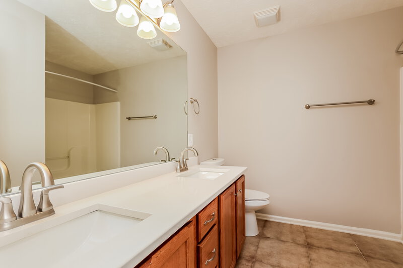2,040/Mo, 2821 Painted Pony Dr Murfreesboro, TN 37128 Main Bathroom View 3