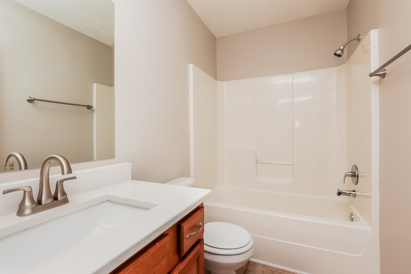 2,040/Mo, 2821 Painted Pony Dr Murfreesboro, TN 37128 Bathroom View