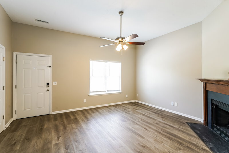 2,405/Mo, 841 Post Oak Dr Antioch, TN 37013 Living Room View