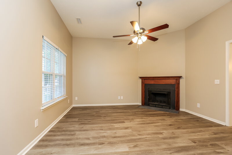 2,410/Mo, 841 Post Oak Dr Antioch, TN 37013 Living Room View 2