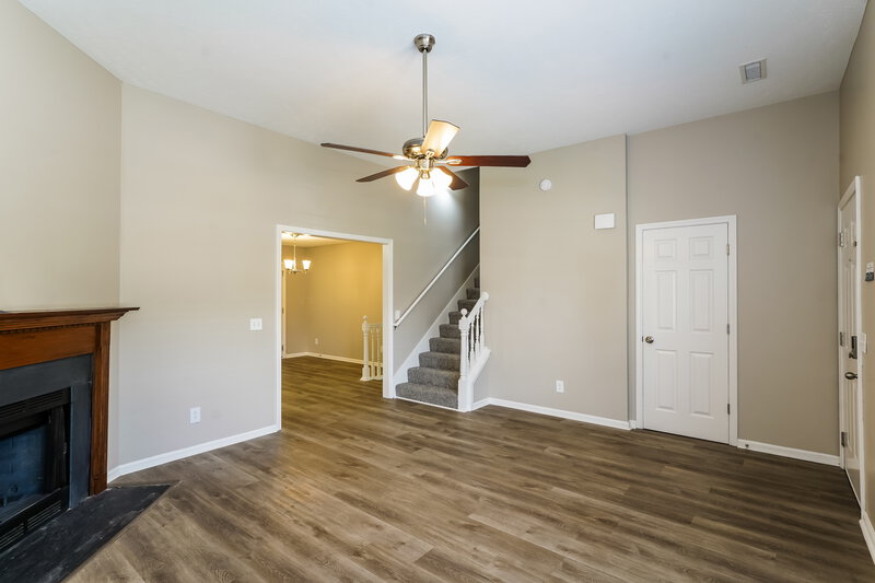 2,405/Mo, 841 Post Oak Dr Antioch, TN 37013 Living Room View 2