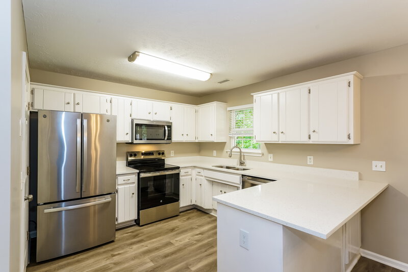 2,405/Mo, 841 Post Oak Dr Antioch, TN 37013 Kitchen View