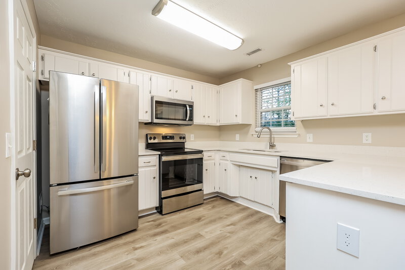 2,410/Mo, 841 Post Oak Dr Antioch, TN 37013 Kitchen View