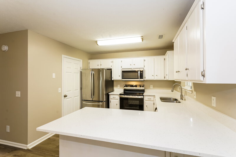 2,405/Mo, 841 Post Oak Dr Antioch, TN 37013 Kitchen View 2