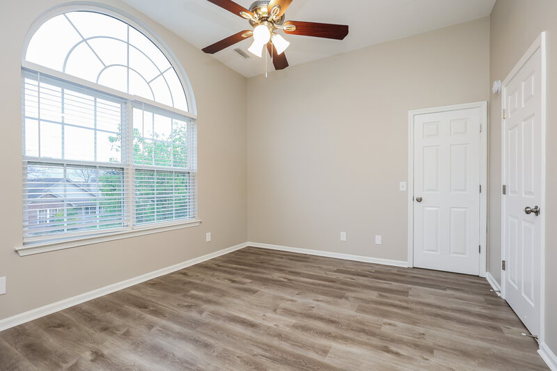 2,410/Mo, 841 Post Oak Dr Antioch, TN 37013 Family Room View 2