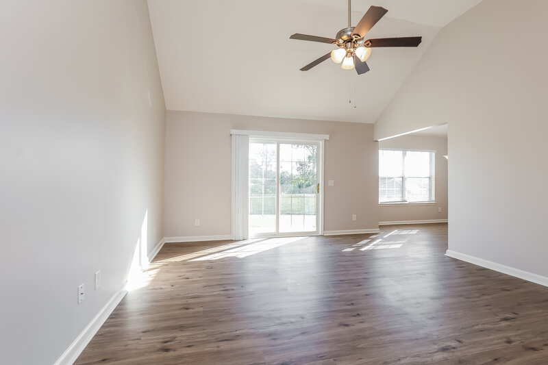 2,025/Mo, 323 Buttonwood Dr Smyrna, TN 37167 Living Room View
