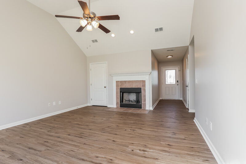 2,025/Mo, 323 Buttonwood Dr Smyrna, TN 37167 Living Room View 2