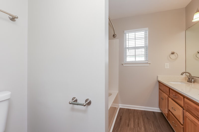 2,025/Mo, 323 Buttonwood Dr Smyrna, TN 37167 Bathroom View 3