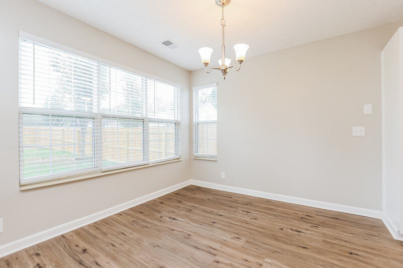 1,870/Mo, 5700 Murphywood Xing Antioch, TN 37013 Dining Room View 2