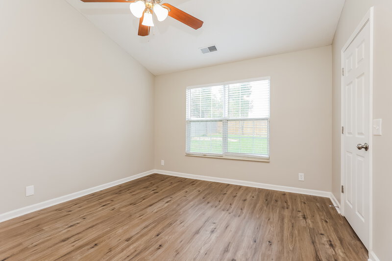 1,870/Mo, 5700 Murphywood Xing Antioch, TN 37013 Main Bedroom View