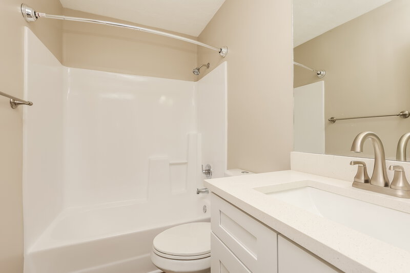 3,340/Mo, 3341 Oak Timber Dr Antioch, TN 37013 Main Bathroom View