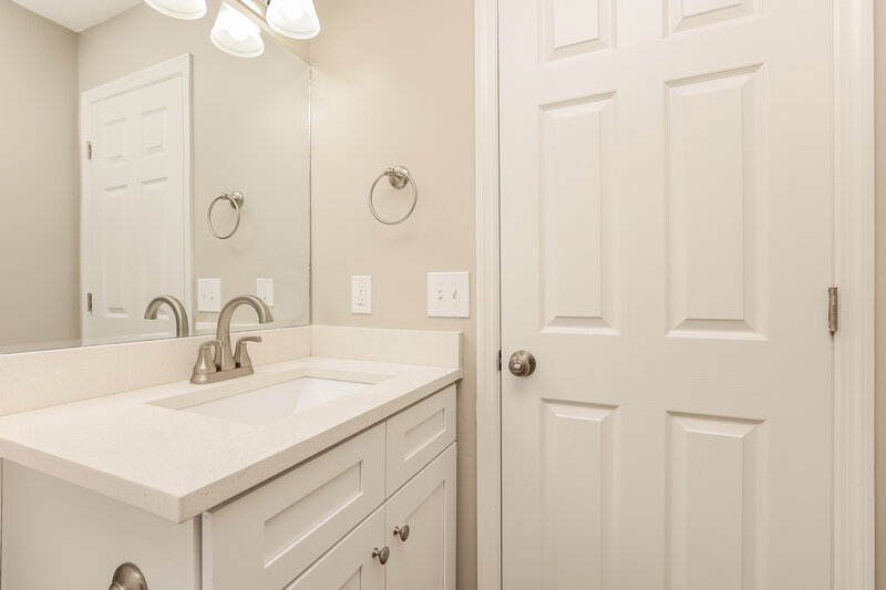 3,340/Mo, 3341 Oak Timber Dr Antioch, TN 37013 Main Bathroom View 2