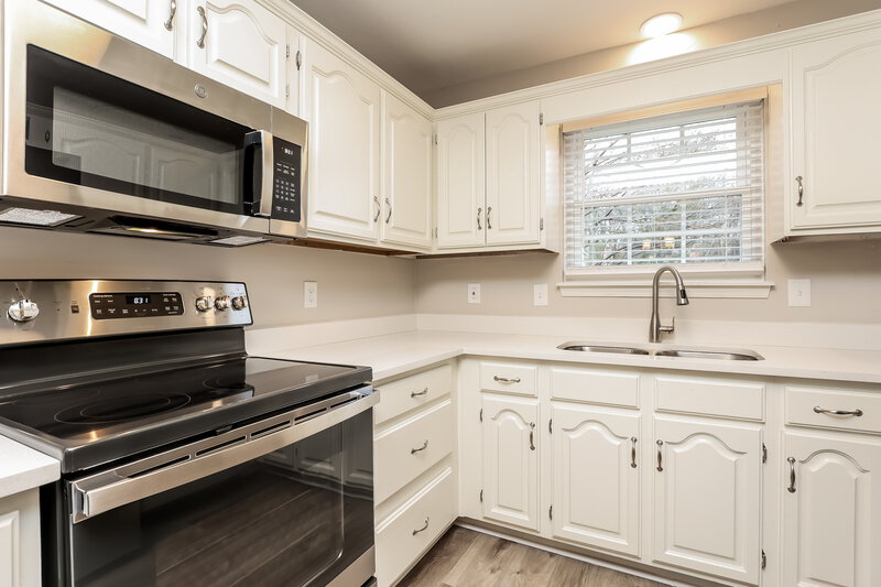 3,160/Mo, 3329 Quail Run Ct Nashville, TN 37214 Kitchen View 3
