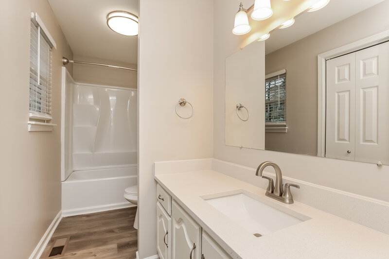 3,160/Mo, 3329 Quail Run Ct Nashville, TN 37214 Main Bathroom View
