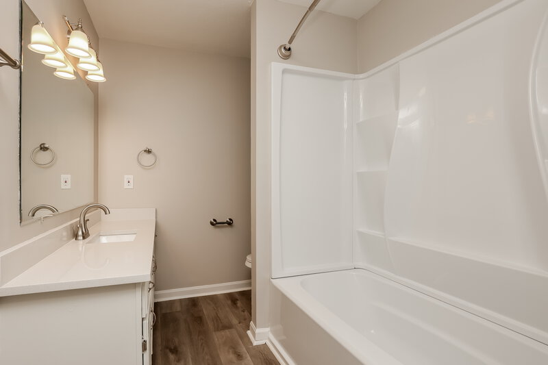 3,160/Mo, 3329 Quail Run Ct Nashville, TN 37214 Bathroom View