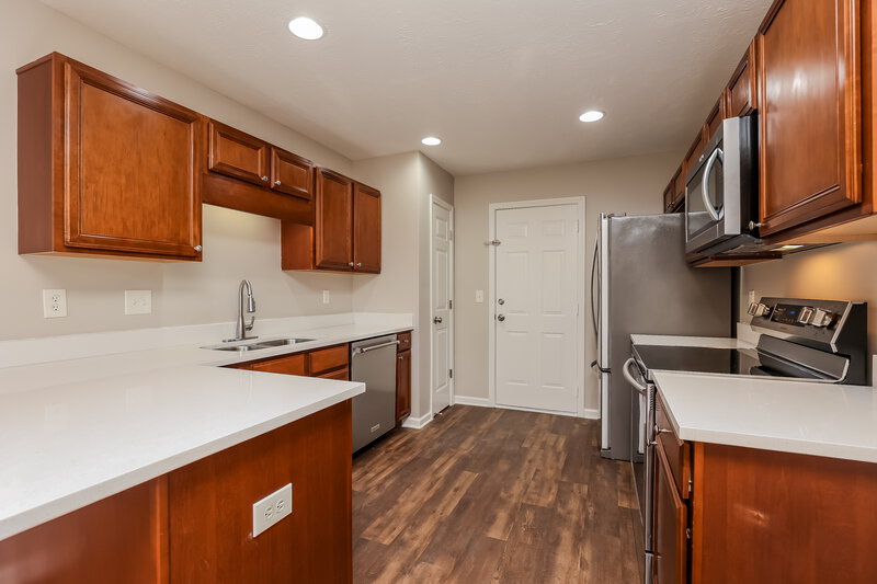 2,370/Mo, 804 Birchmill Pt N Antioch, TN 37013 Kitchen View