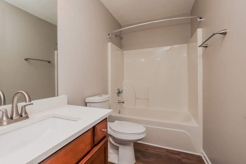 2,370/Mo, 804 Birchmill Pt N Antioch, TN 37013 Bathroom View