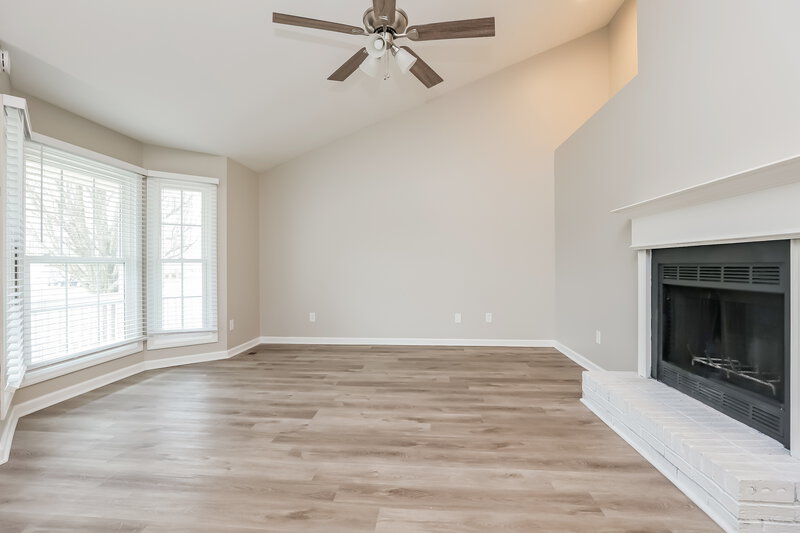 2,375/Mo, 2017 Skyline Dr Goodlettsville, TN 37072 Living Room View