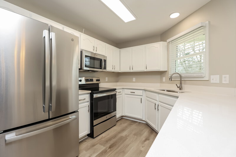 2,375/Mo, 2017 Skyline Dr Goodlettsville, TN 37072 Kitchen View