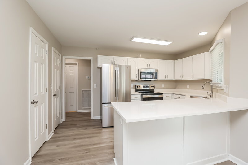 2,375/Mo, 2017 Skyline Dr Goodlettsville, TN 37072 Kitchen View 3