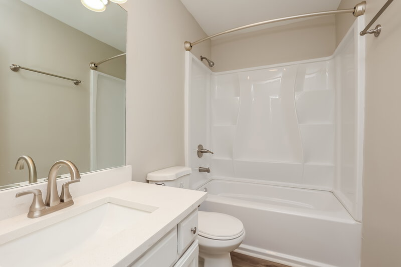 2,375/Mo, 2017 Skyline Dr Goodlettsville, TN 37072 Bathroom View 2