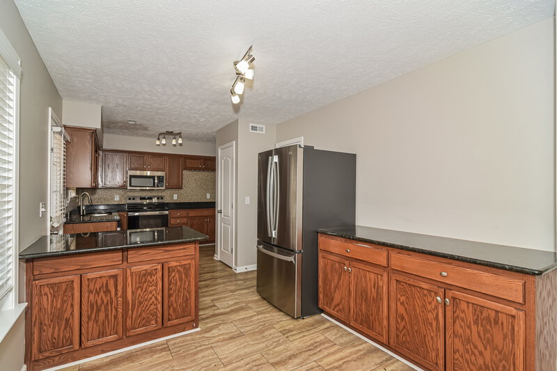 2,425/Mo, 211 Sam Davis Dr Smyrna, TN 37167 Kitchen View 3