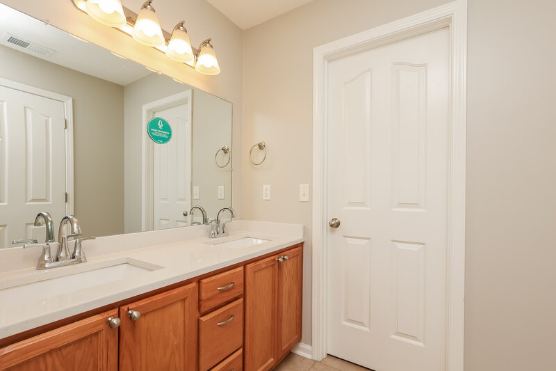 2,085/Mo, 1954 Odessa Ave Murfreesboro, TN 37128 Bathroom View
