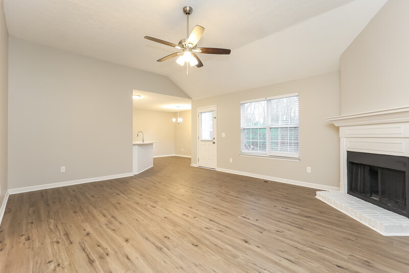 2,105/Mo, 3112 Chateau Valley Dr Nashville, TN 37207 Living Room View