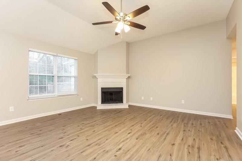 2,105/Mo, 3112 Chateau Valley Dr Nashville, TN 37207 Living Room View 2