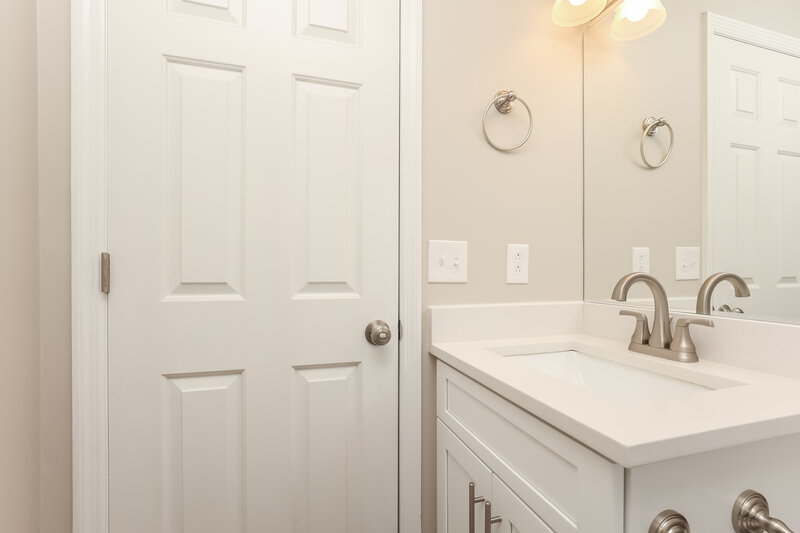 2,105/Mo, 3112 Chateau Valley Dr Nashville, TN 37207 Main Bathroom View