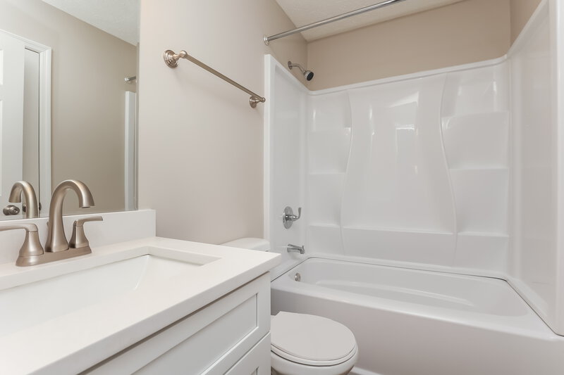 2,105/Mo, 3112 Chateau Valley Dr Nashville, TN 37207 Bathroom View 2