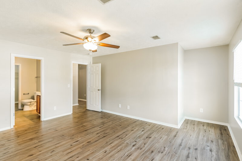 1,965/Mo, 2803 Creekbend Dr Nashville, TN 37207 Main Bedroom View 2